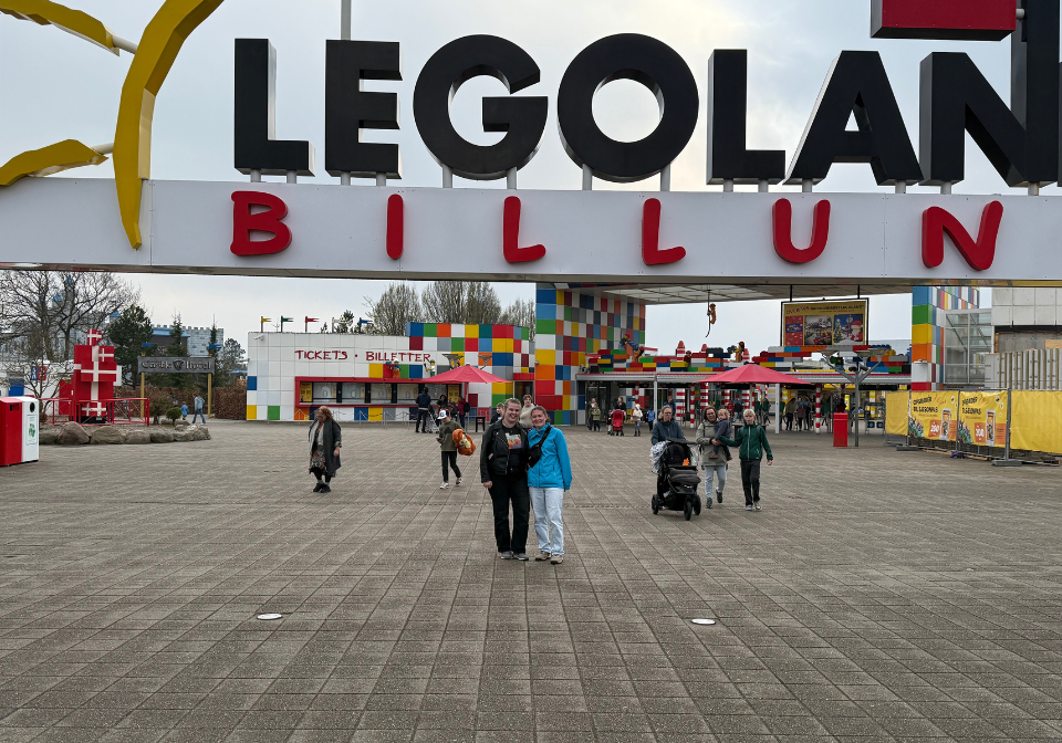 ella penndorf smiling while studying abroad