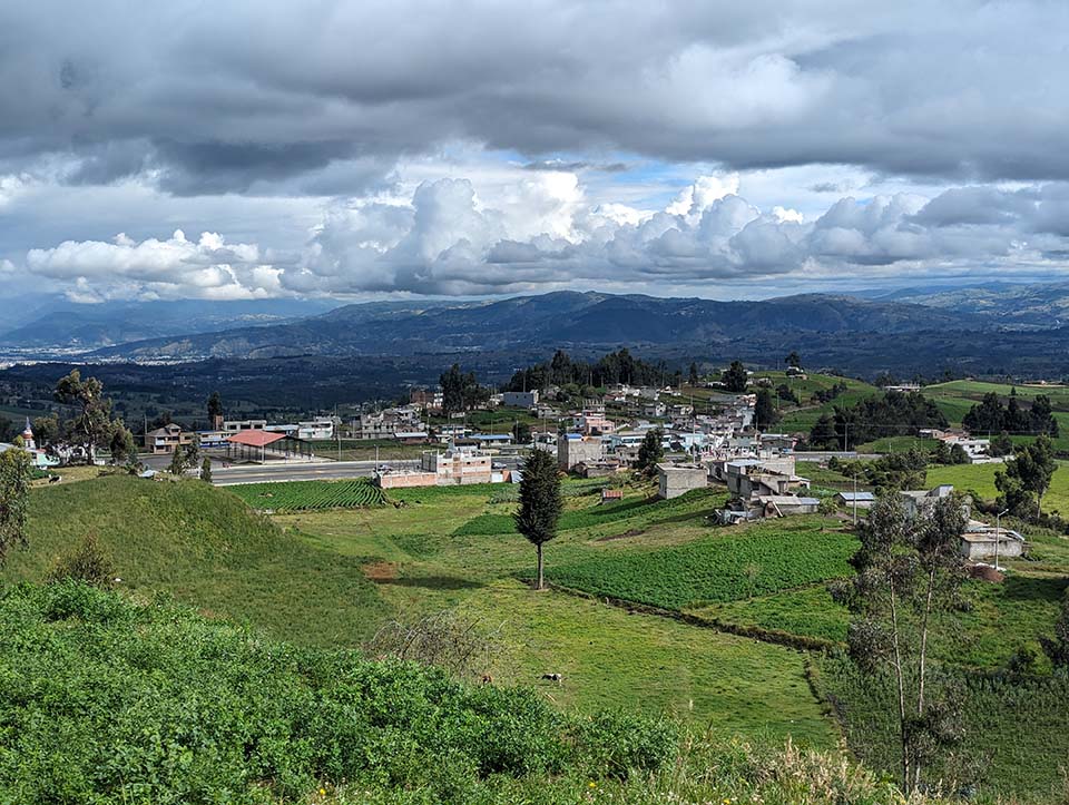 Tuntatacto, Ecuador